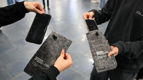 Pourquoi le dispositif « Portable en pause », pour que les élèves déposent leur téléphone dans des casiers, a été refusé par la plupart des collèges