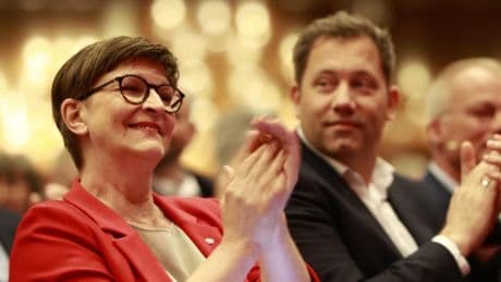SPD-Mitglieder stimmen Koalitionsvertrag mit Union zu