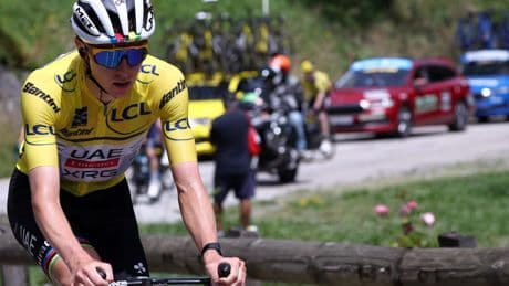 Ongenaakbare Tadej Pogacar slaat voor derde keer toe in Critérium du Dauphiné