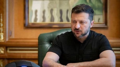 Guerre en Ukraine: Zelensky propose une rencontre trilatérale avec Trump et Poutine