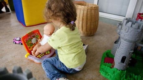 La Diputación alerta de que los «cambios sociales» han reducido a mínimos las familias de acogida