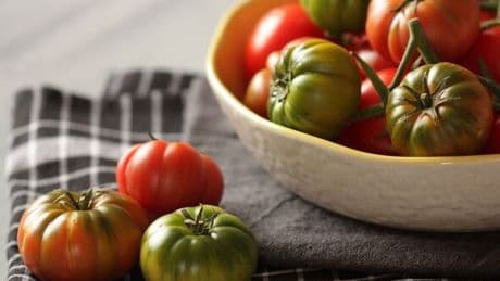 Warning issued to anyone who puts tomatoes in the fridge