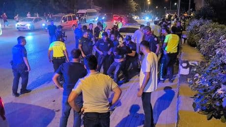 Bursa'da gençlerin kavgasına aileler de karıştı! O anlar kamerada