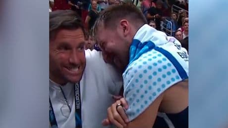 Er macht es aus Liebe  - Basketball-Megastar Doncic mit Ekel-Aktion