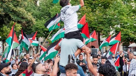 Sie skandierte Palästina-Parole auf Demos – Berliner Gericht spricht Aktivistin frei