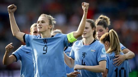 LIVE EK: Oranje Leeuwinnen met Chasity Grant tegen het Engeland van Sarina Wiegman voor tweede groepszege