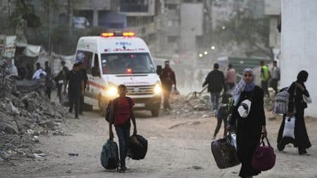 Dozens are killed in overnight airstrikes on southern Gaza city, hospital says