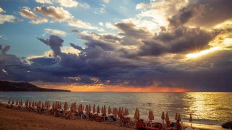Sindacati balneari in trincea. Col governo contro Bruxelles