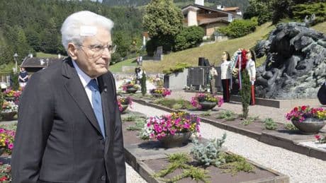 Mattarella con un cerotto sulla fronte: ecco cosa è successo
