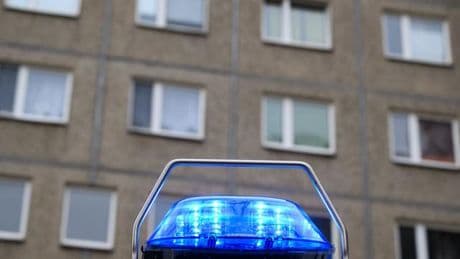 Unfälle: Auf Gehweg mit Rad angefahren - Seniorin verletzt