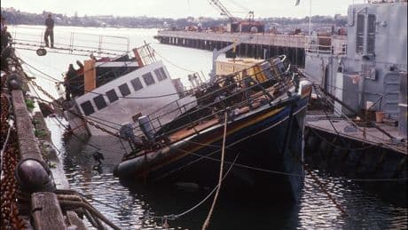 « Rainbow Warrior » : il y a 40 ans, le sabotage du navire déclenchait un scandale d’État