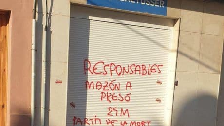 "Responsables y criminales": vandalizan con pintadas las sedes del PP en varios municipios de L'Horta Sud