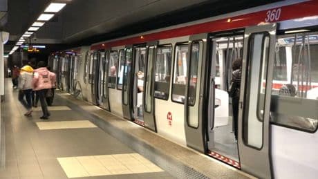 Lyon: un homme entre la vie et la mort après avoir été poignardé dans le métro