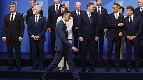 Sánchez firma la declaración de La Haya donde Trump y Rutte le obligan a subir al 5% el gasto en Defensa: "No hay excepciones"