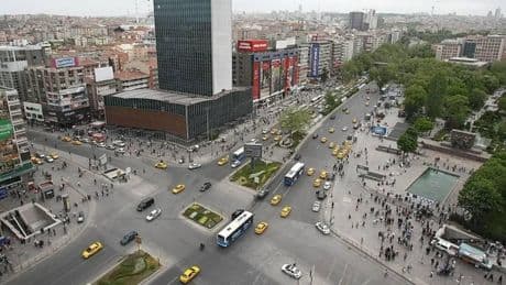 Ankara'da bazı yollar araç trafiğine kapatılacak