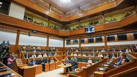 El Parlamento vasco celebrará el 4 de junio un pleno para debatir el modelo económico y social