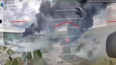 Neues Video der Operation „Spinnennetz“ zeigt kompletten Drohnenflug bis zu angegriffenen Jets