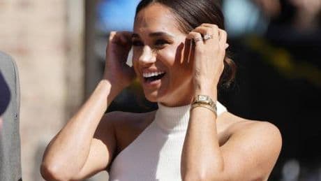 Bufera su Meghan per il post pubblicitario con Lady D.