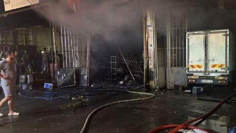 İzmir'de sanayi sitesinde yangın