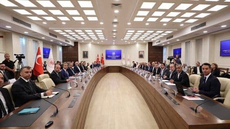 Hazine ve Maliye Bakanı Mehmet Şimşek acı ilacı memurun önüne koydu