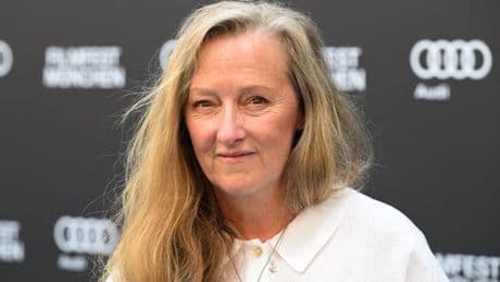 Raynor Winn, l'autrice du bestseller adapté au cinéma "The Salt Path", a-t-elle menti?