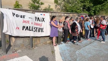 Bateau pour Gaza intercepté: à Briançon, des manifestants "révoltés" réclament la paix