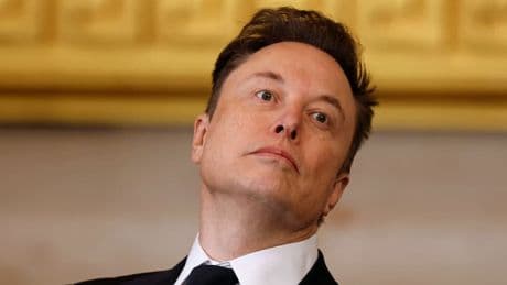 Wall Street: l'action Tesla fait fi des rumeurs démenties d'éviction d'Elon Musk
