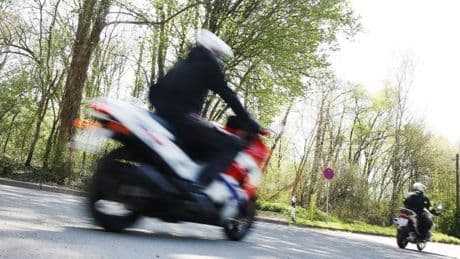 29-jährige Bikerin kommt ums Leben - Verursacher flüchtet