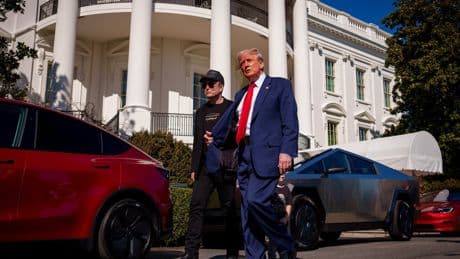 Elon Musk says he stays in the Lincoln Bedroom at Trump's request