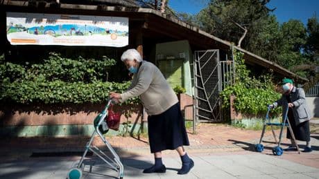 Europa avisa de las "graves deficiencias" en la prevención de infecciones en las residencias de mayores