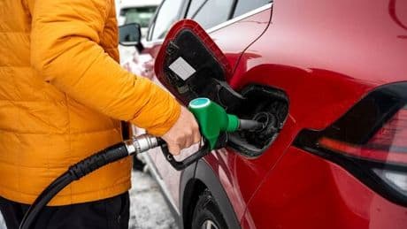 ‘I’m a car expert - this is when to visit a petrol station for cheapest prices’