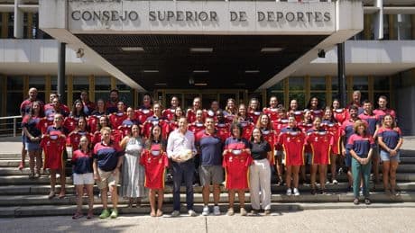 32 Leonas parten hacia el Mundial