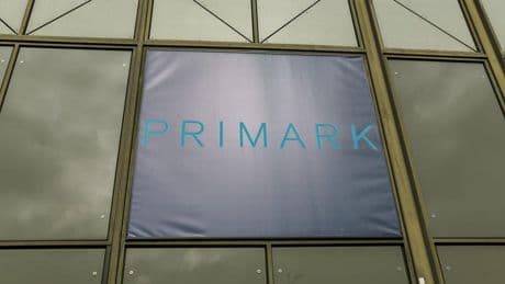 « Si tu réponds pas, on t’appelle au micro dix fois par jour » : comment la chaîne de magasins Primark systématise la répression de ses salariés