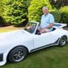 Tonny (74) knutselt zelf indrukwekkende mini-Porsche in elkaar: “40 jaar lang dacht ik er niet aan... Tot ik uit coma ontwaakte”