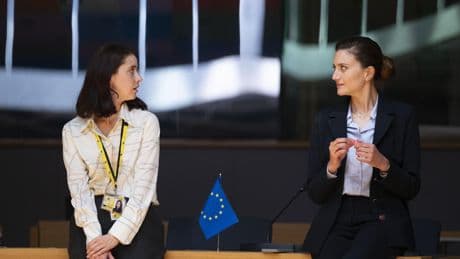 « Parlement », saison 4 : sommet burlesque à Bruxelles