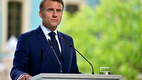 Macron, le référendum et la menace de sa démission