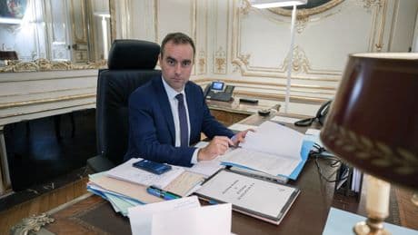 Sébastien Lecornu annonce la suppression « des avantages à vie » des ex-ministres