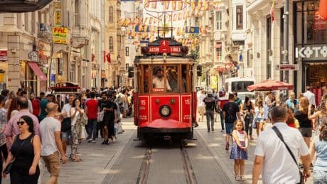 Beyoğlu'nda toplantı ve gösteri yürüyüşü yasaklandı