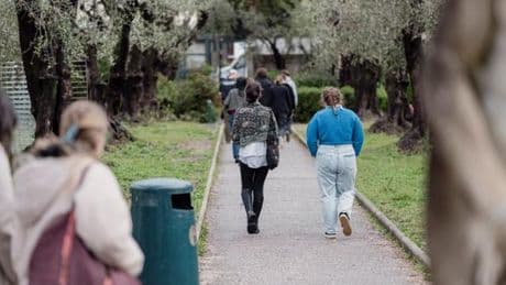 L’insertion professionnelle des diplômés des grandes écoles en baisse : « Quand le marché de l’emploi est plus difficile, on recrute moins de jeunes »