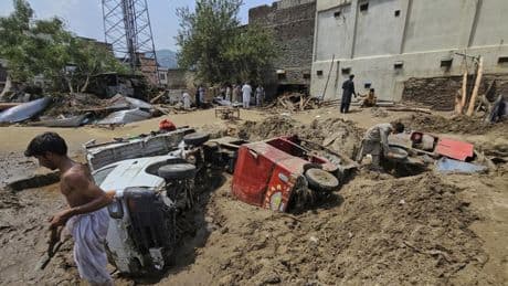 Las lluvias del monzón en Pakistán dejan más de 350 muertos en 48 horas