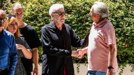 Laporta, Sardà, Nina, Mainat, Mendoza y otros dan el último adiós a Toni Cruz el día que habría cumplido 79 años