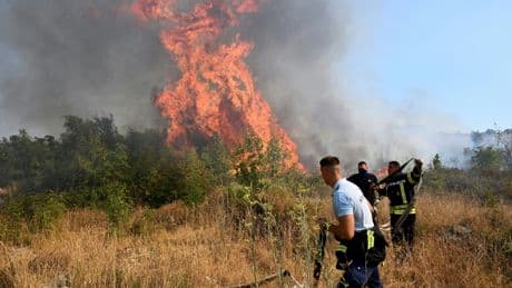 Canicule : d'un site espagnol classé par l'Unesco aux Balkans, les incendies font rage en Europe