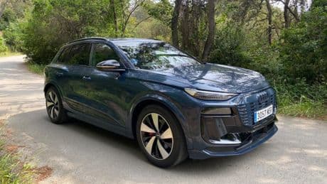 Probamos el Audi Q6 e-tron, un potente SUV eléctrico de gran autonomía ideal para toda la familia, aunque con un precio elevado