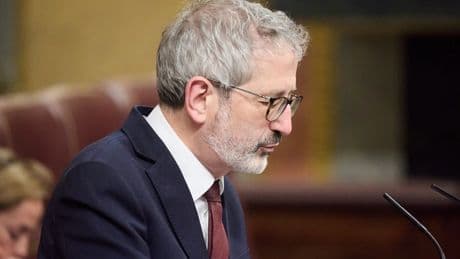 Dimite Carlos Martín Urriza, uno de los coordinadores de Sumar