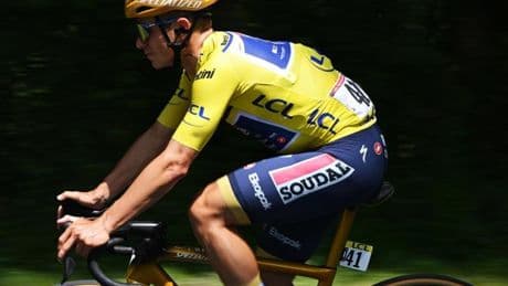 Susto de amarillo para Evenepoel antes de su gran batalla en la montaña: &quot;No tengo una explicación&quot;