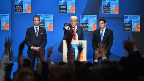 Trump, CNN muhabiri Bertrand’ın kovulmasını istedi, CNN sahip çıktı