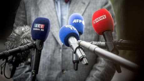 Les macronistes refusent de plus en plus le combat dans l'arène médiatique