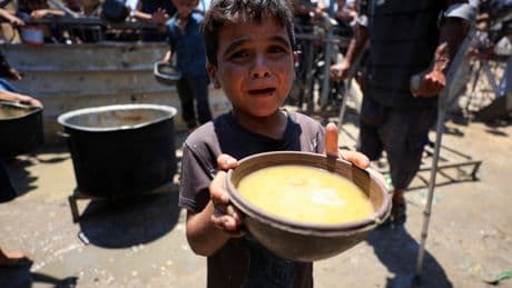 Starmer condemns ‘indefensible’ starvation of Palestinians in Gaza and calls emergency talks
