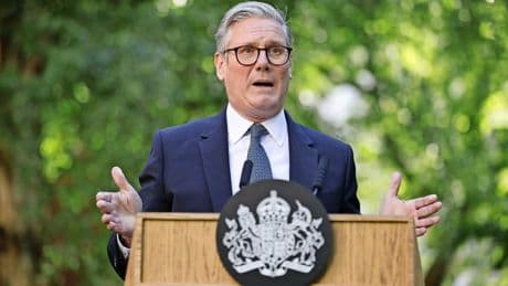 Tweede verdachte beschuldigd van brandstichtingen bij Britse premier Keir Starmer