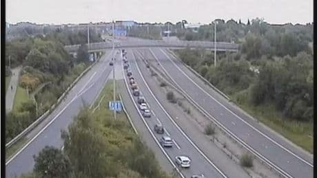 M60 traffic LIVE: Man dies in horror car crash as major motorway shut by police for HOURS